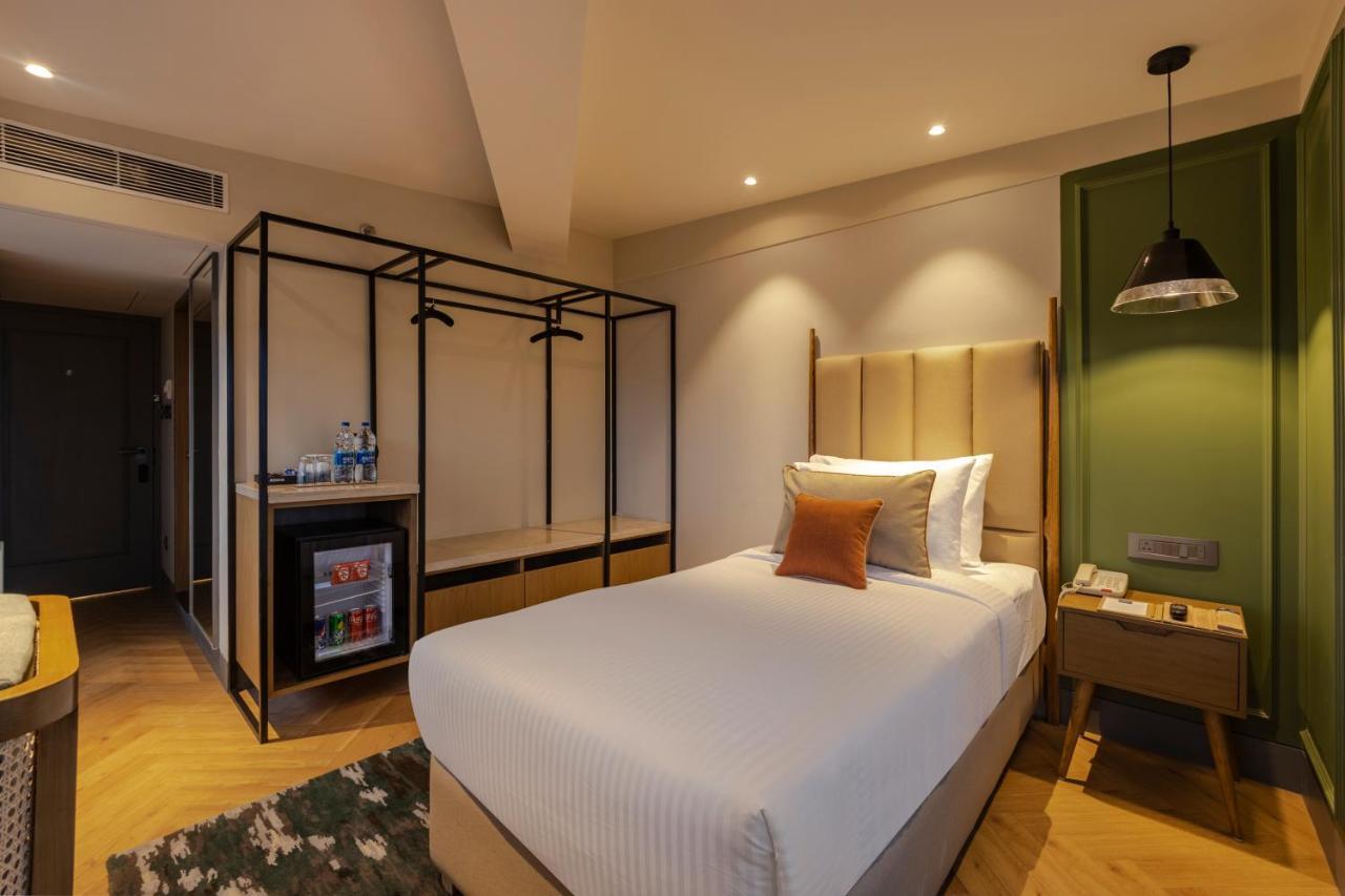 Hotel Sarovar Portico 4*