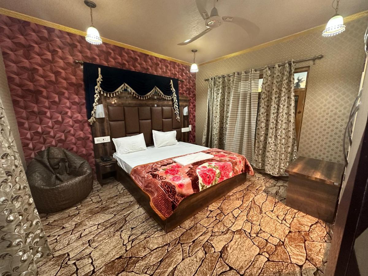 Riverwood Hotel