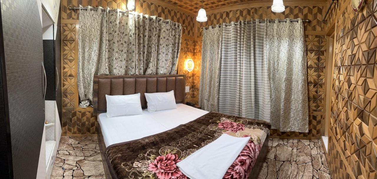 Riverwood 2* Srinagar (Jammu and Kashmir)