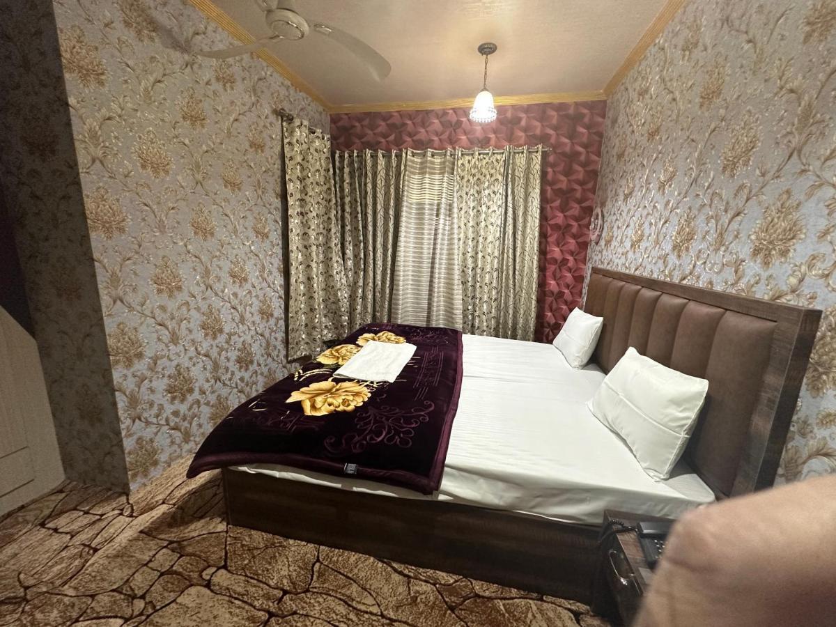 Riverwood Hotel