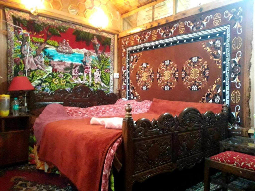Newminar Group Of Houseboats Srinagar (Jammu and Kashmir)