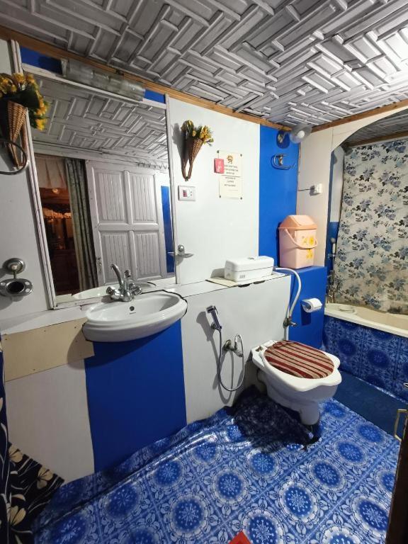 Newminar Group Of Houseboats 3*
