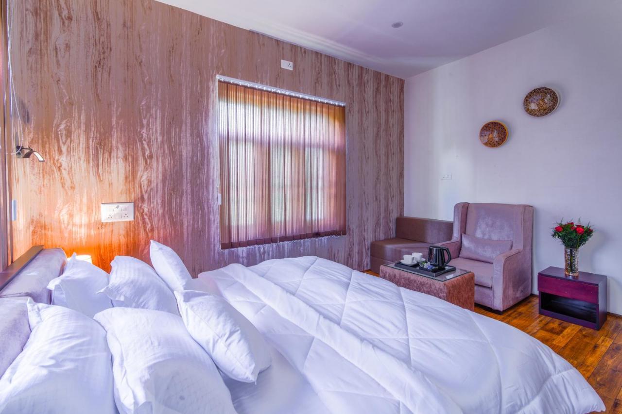 Hotel The Dewan Bagh 4*