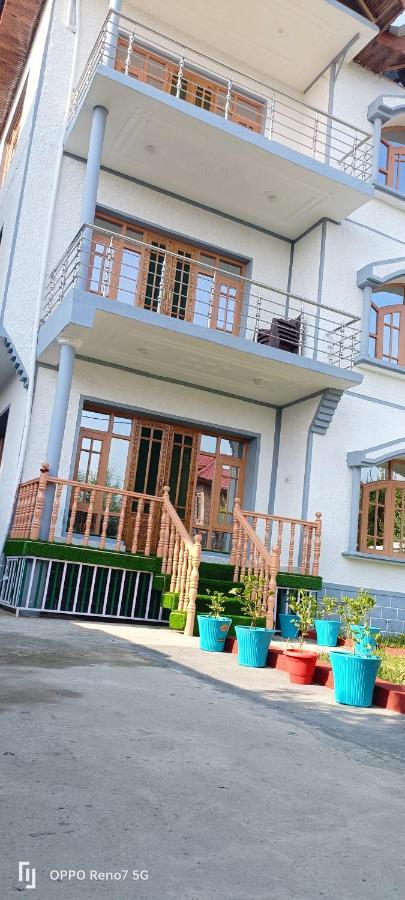 Hostel Moonshine Srinagar (Jammu and Kashmir)