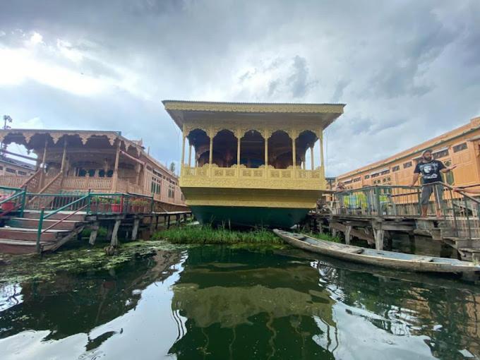 Hotel Houseboat Kashmir Treat