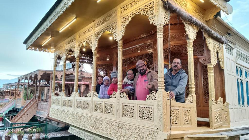 Houseboat Kashmir Treat 3* Srinagar (Jammu and Kashmir)