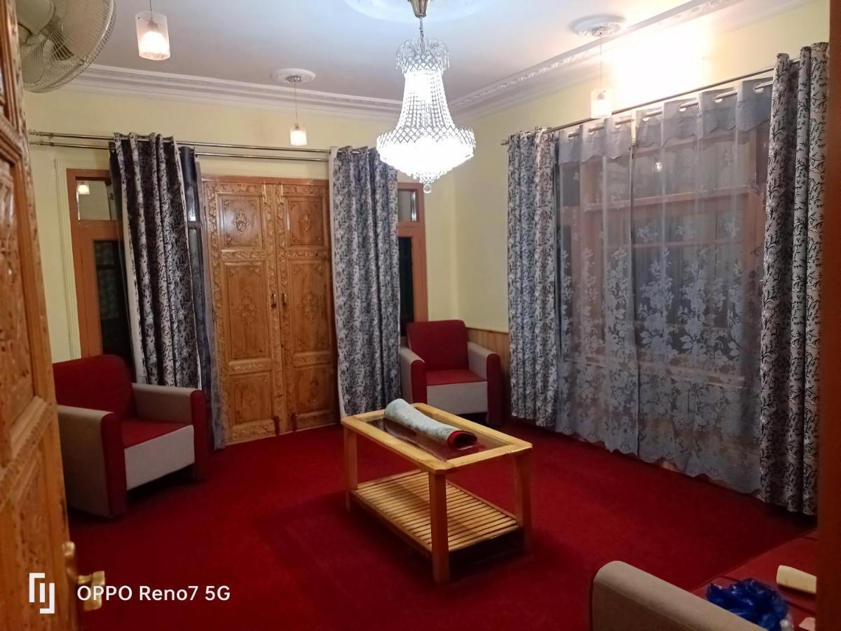 Hostel Moonshine Srinagar (Jammu and Kashmir)