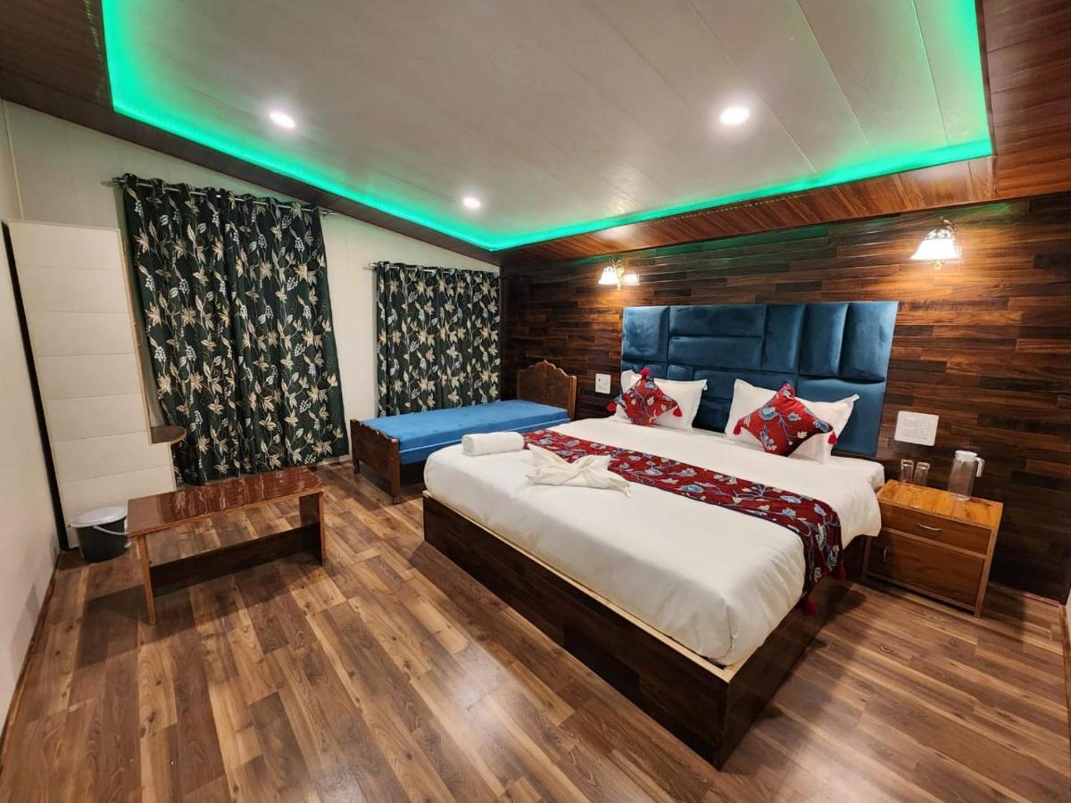 Hotel The Grand Nishat 4*