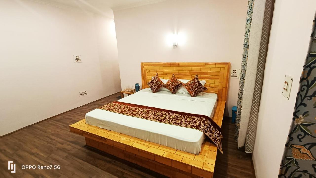 Hostel Moonshine Srinagar (Jammu and Kashmir)
