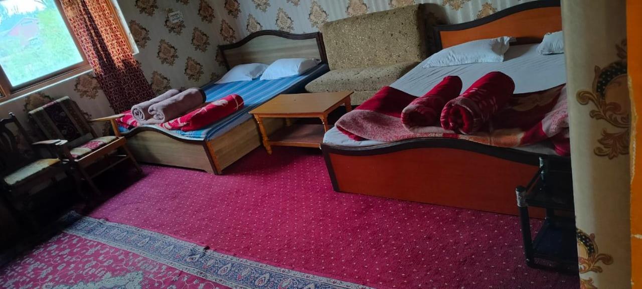 Hotel Kashmir Rose
