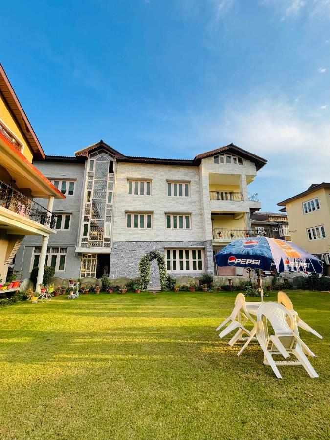 Khwaab Gah By The Khayabaan-homestay Fully Furnished With Functional Kitchen, Wifi & Parking In Centre