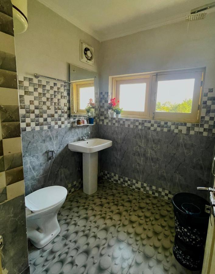 Hotel The Khayabaan - Luxurious Away From Srinagar (Jammu and Kashmir)