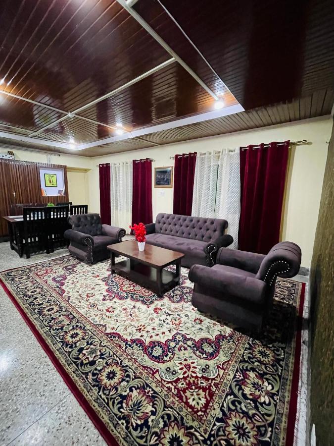 The Khayabaan - Luxurious Away From Hotel Srinagar (Jammu and Kashmir)