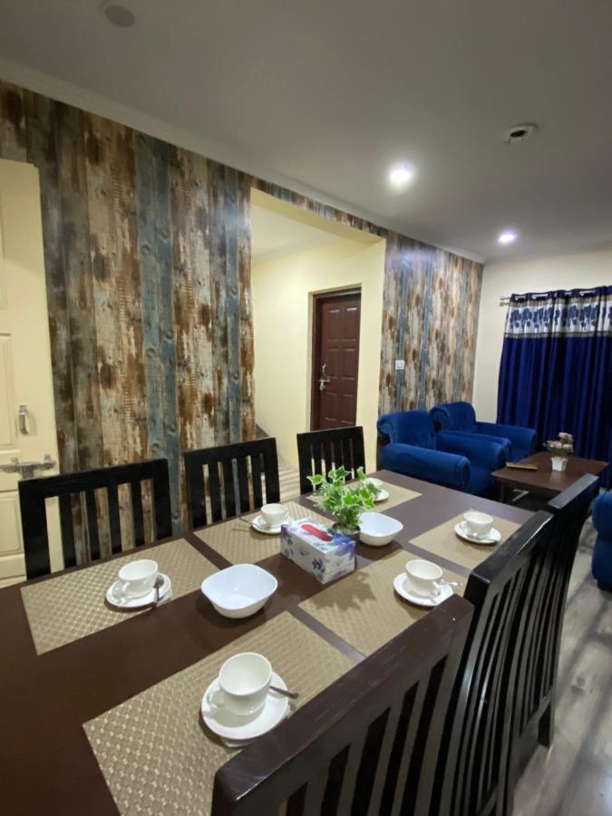 Khwaab Gah By The Khayabaan-homestay Fully Furnished With Functional Kitchen, Wifi & Parking In Centre Apartment Srinagar (Jammu and Kashmir)