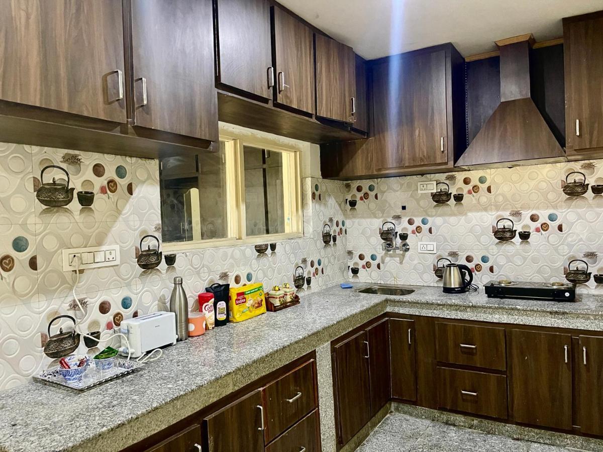 Khwaab Gah By The Khayabaan-homestay Fully Furnished With Functional Kitchen, Wifi & Parking In Centre
