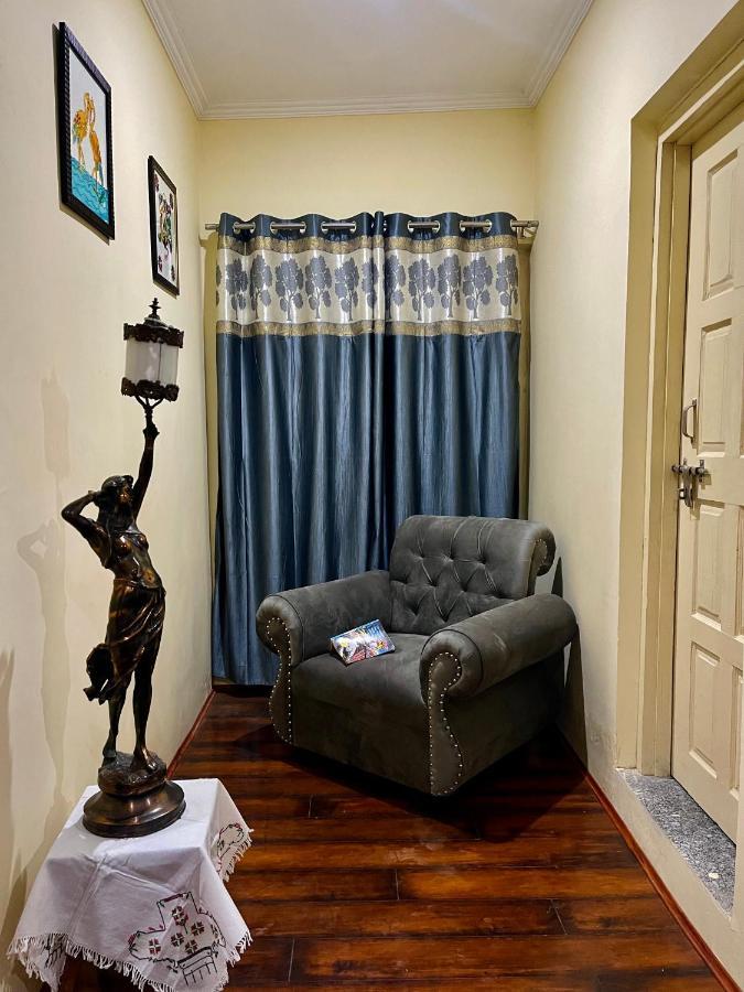 Khwaab Gah By The Khayabaan-homestay Fully Furnished With Functional Kitchen, Wifi & Parking In Centre Apartment Srinagar (Jammu and Kashmir)