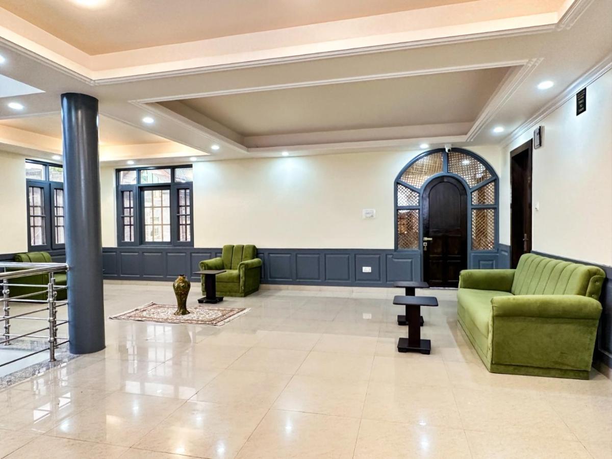 Hotel Group Of 4*