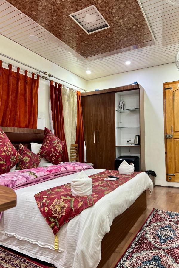 Sultan Residency Hotel *