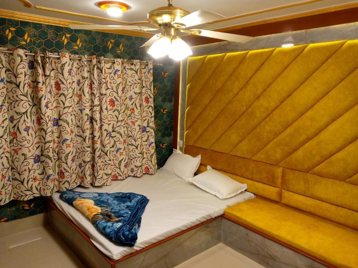 Rooma Holidays In Heaven Srinagar (Jammu and Kashmir)