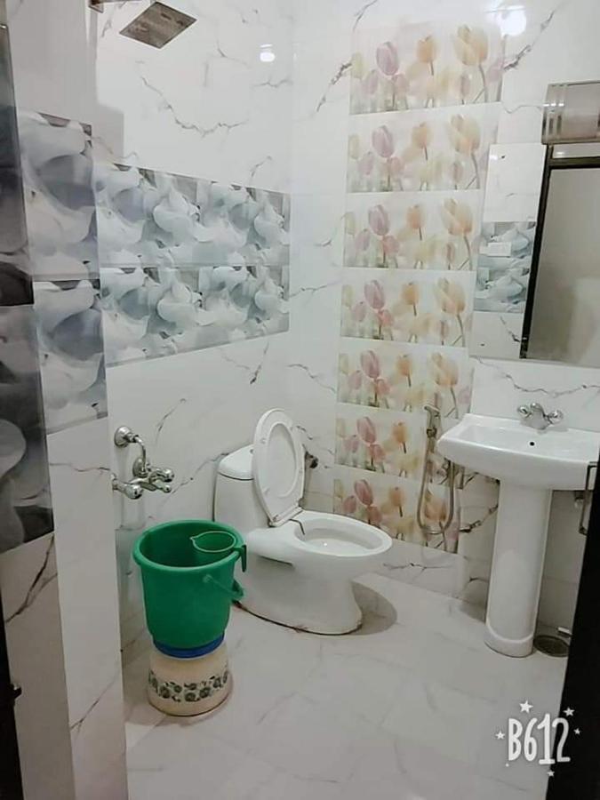Hotel Rooma Holidays In Heaven Srinagar (Jammu and Kashmir)