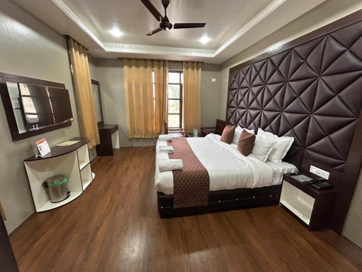 Fair Mount, Airport Road, Humhama 3* Srinagar (Jammu and Kashmir)