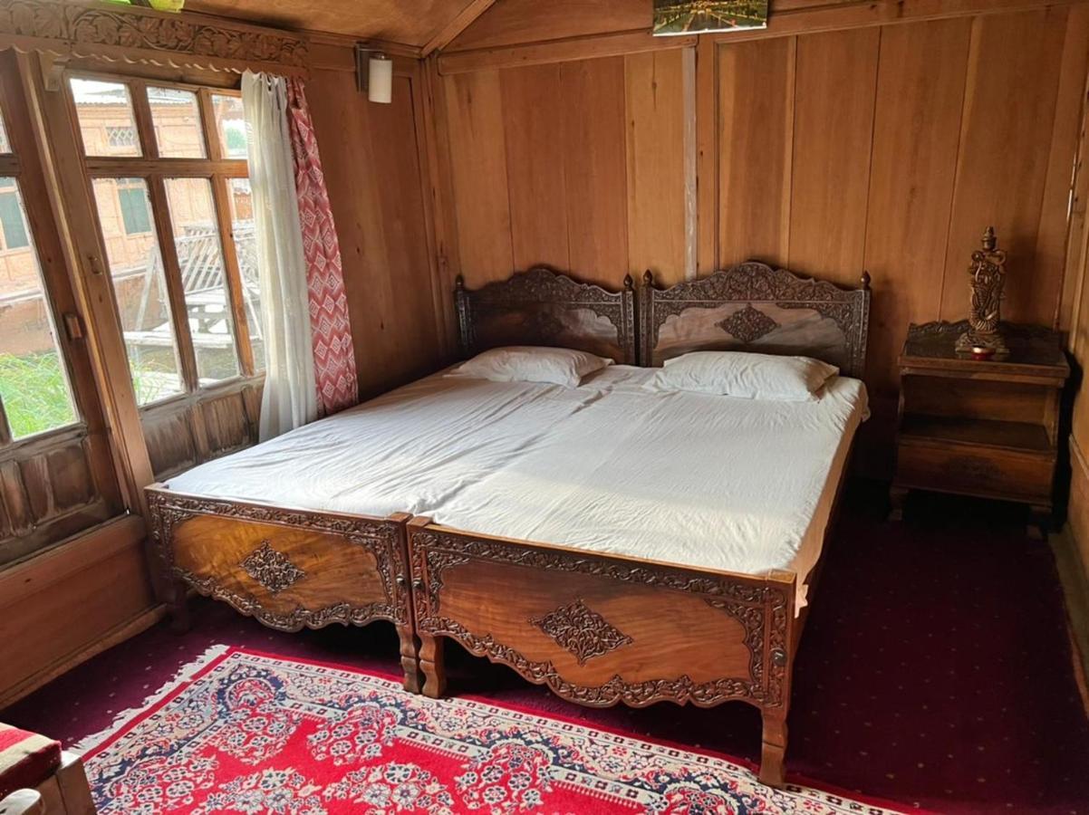 New Kolohai Group Of Houseboats 3* Srinagar (Jammu and Kashmir)