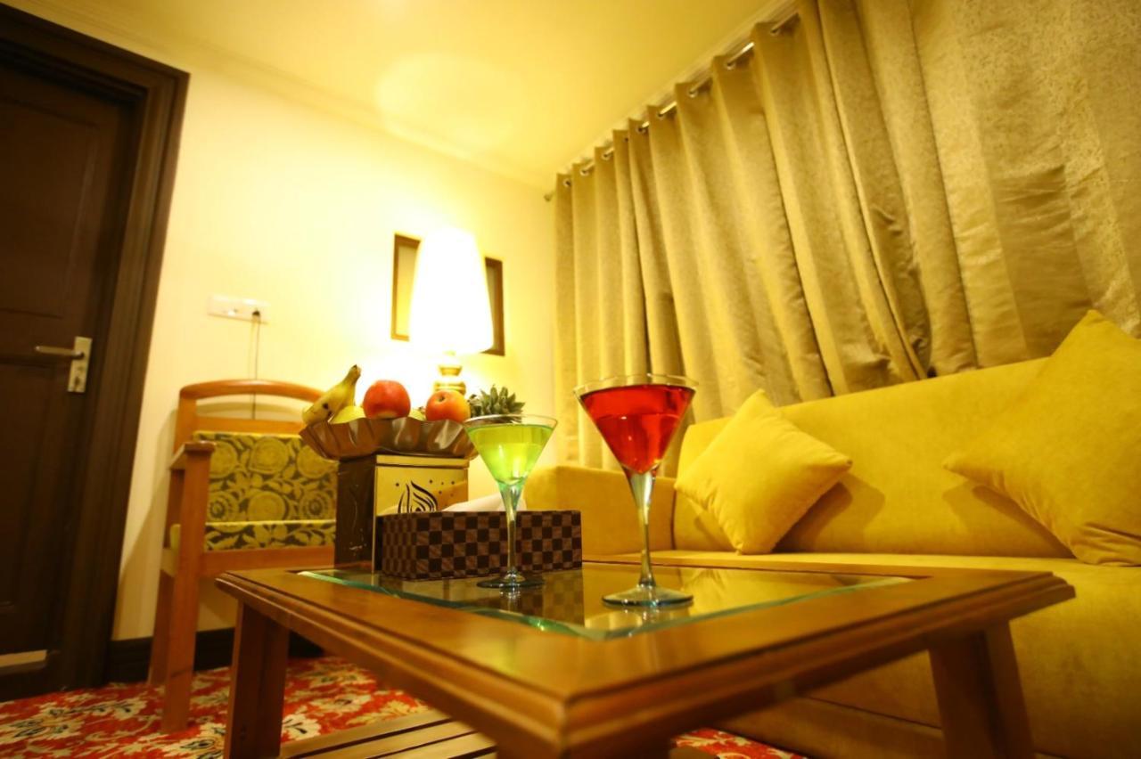 Shaf Excellency Hotel Srinagar (Jammu and Kashmir)