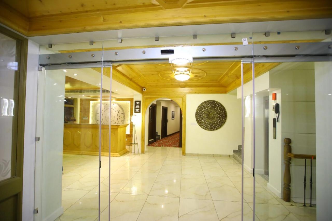 Shaf Excellency Hotel Srinagar (Jammu and Kashmir)