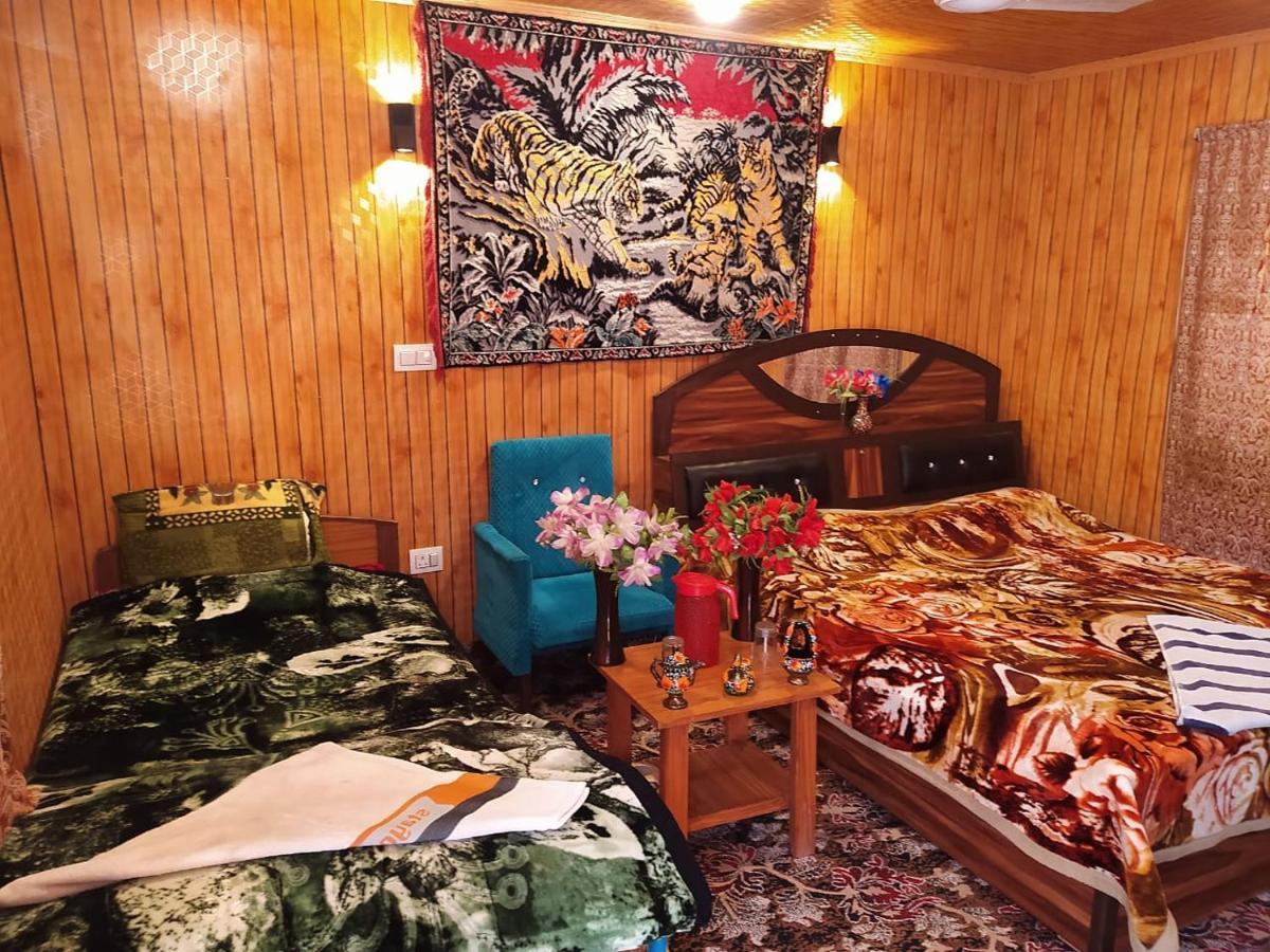 Hotel H.b 3*