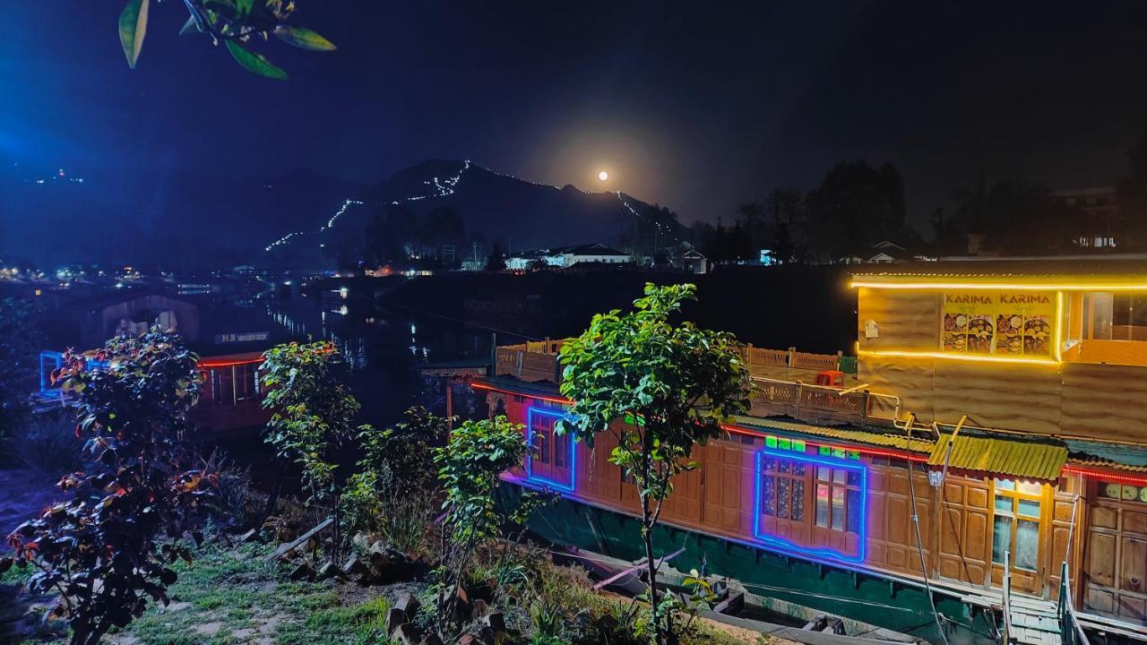 Houseboat Karima Palace