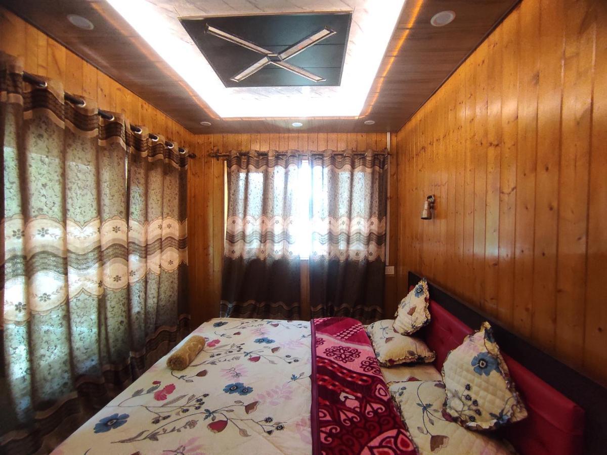 New Zum Zum & Restaurant Hotel Srinagar (Jammu and Kashmir)