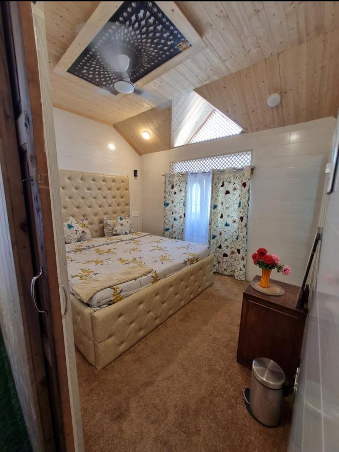 Hotel Neelam & Lady Of Group Of Houseboats