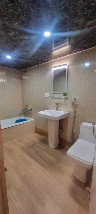 Neelam & Lady Of Group Of Houseboats Hotel 4*