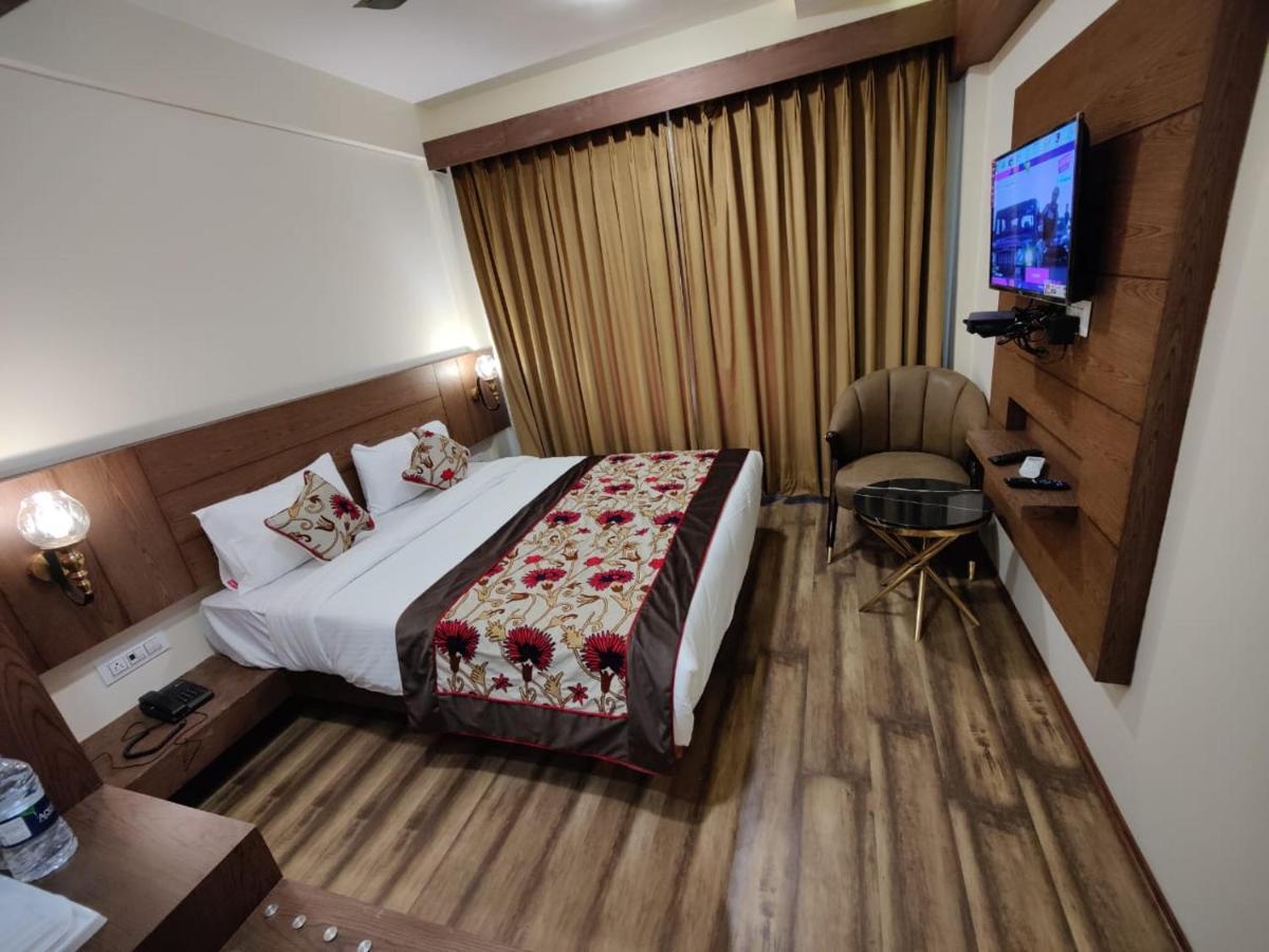 Rooms, Vintage Luxury Near Dal
