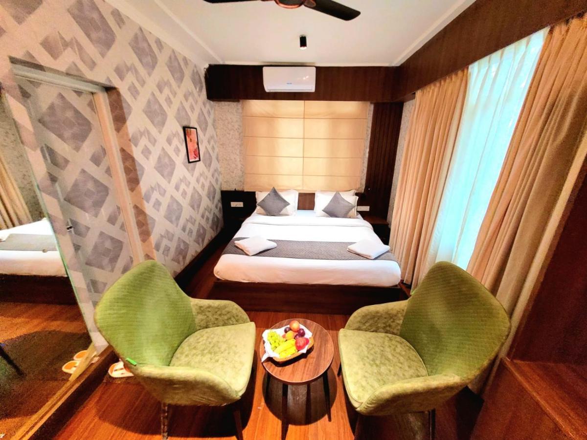 Hotel Rooms, Vintage Luxury Near Dal