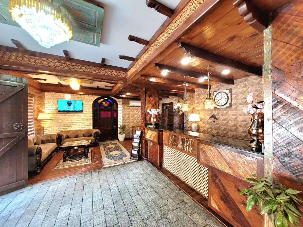 Rooms, Vintage Luxury Near Dal Hotel