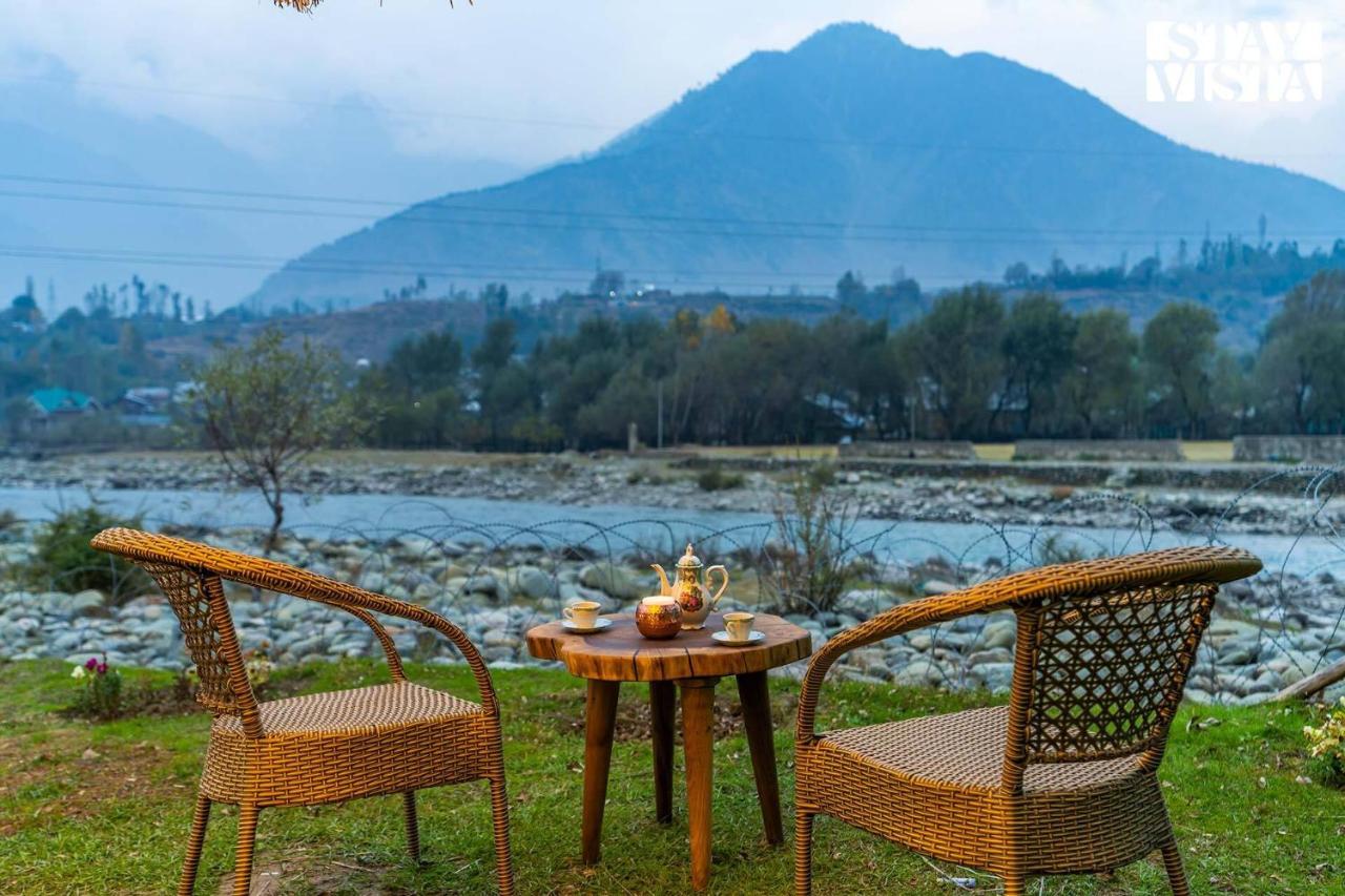 Stayvista At Qaraar - Preng Villa Srinagar (Jammu and Kashmir)