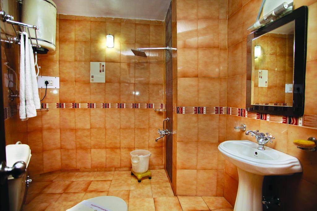 Pride Continental Hotel 3*