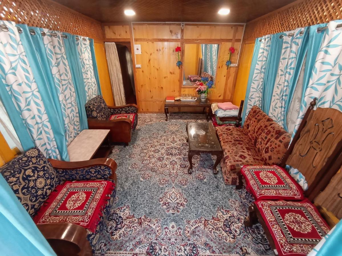 Resort Hb Nancy Group Of Houseboats Srinagar (Jammu and Kashmir)