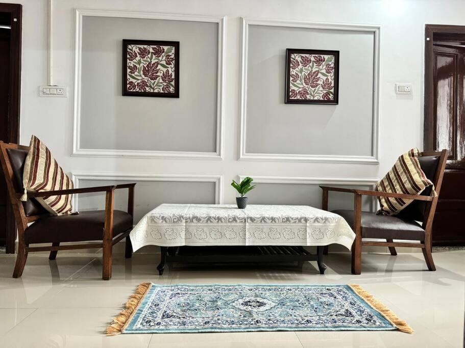 Feather - 4 Bhk In A Srinagar (Jammu and Kashmir)