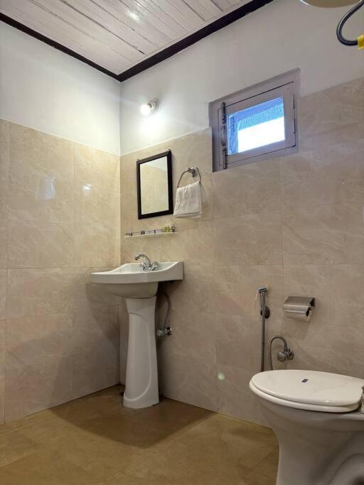 Chalet Feather - 4 Bhk In A *