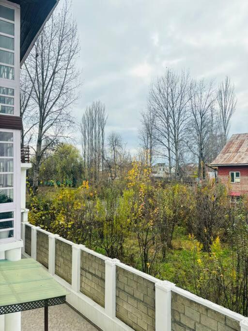 Chalet Feather - 4 Bhk In A Srinagar (Jammu and Kashmir)