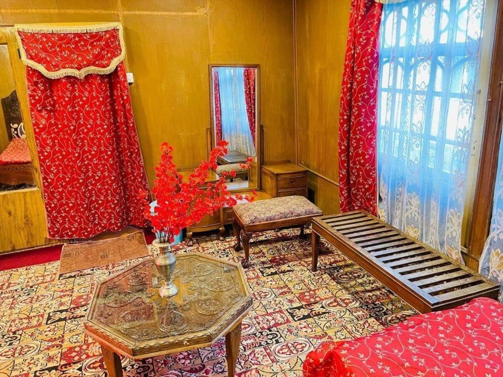 Hotel Houseboat Bendmeer Heritage