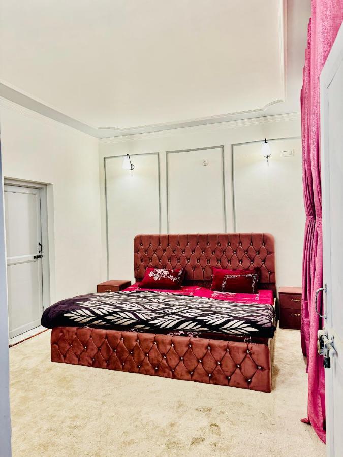 Olive Ventures, Royal Inn, Ritz 3*