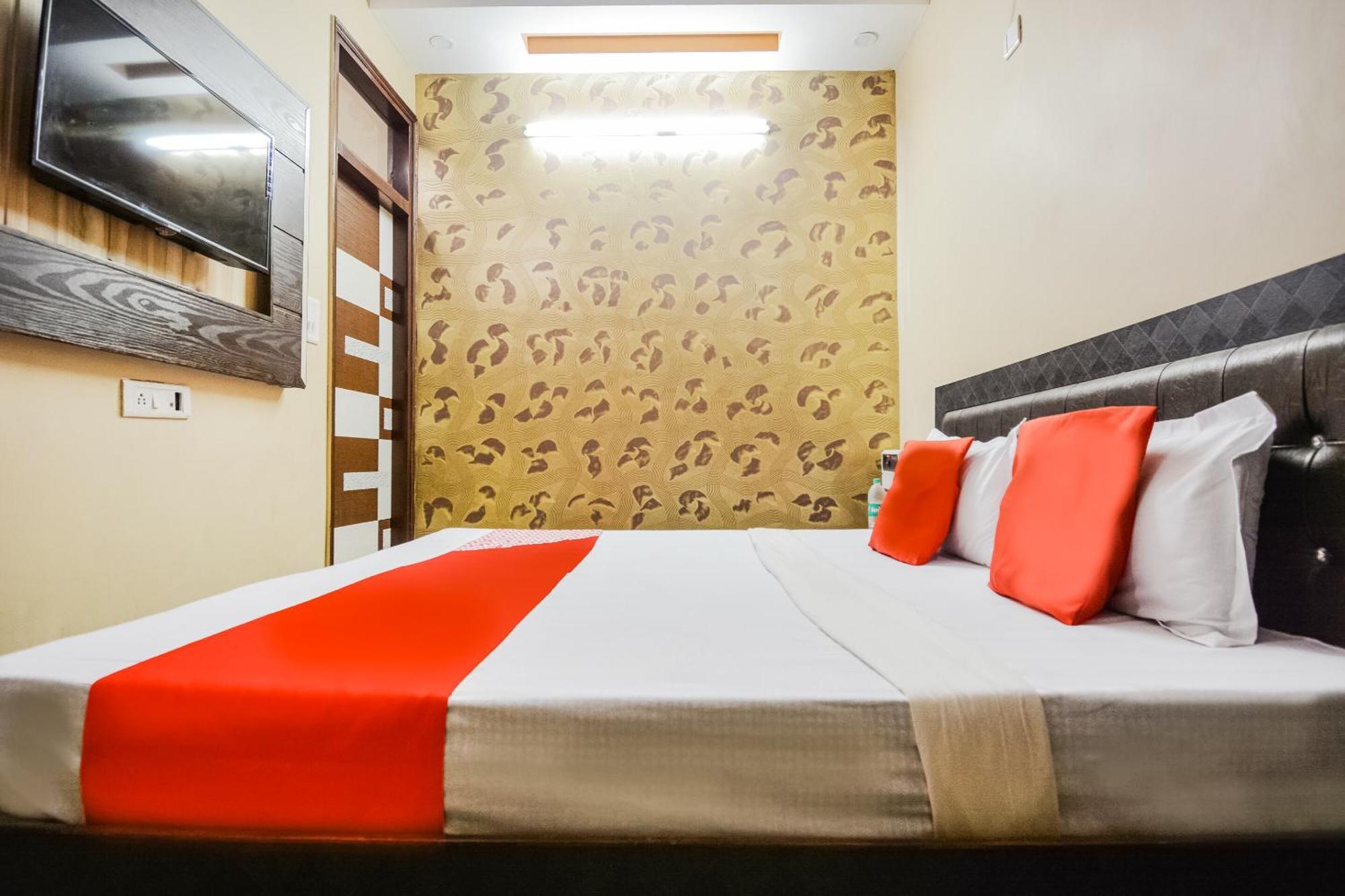 Hotel Oyo Noor Palace