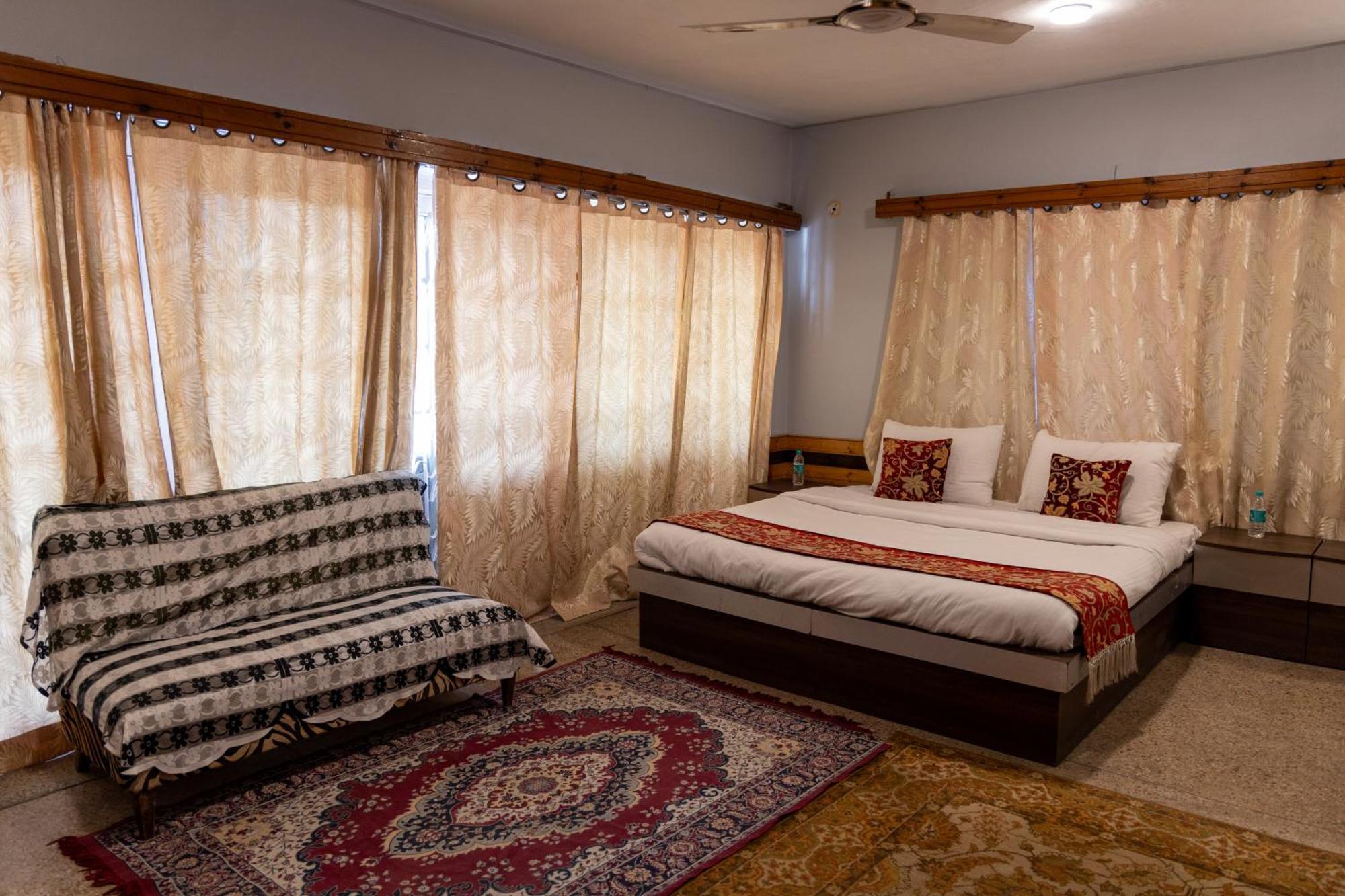 Bali Guest house Srinagar (Jammu and Kashmir)