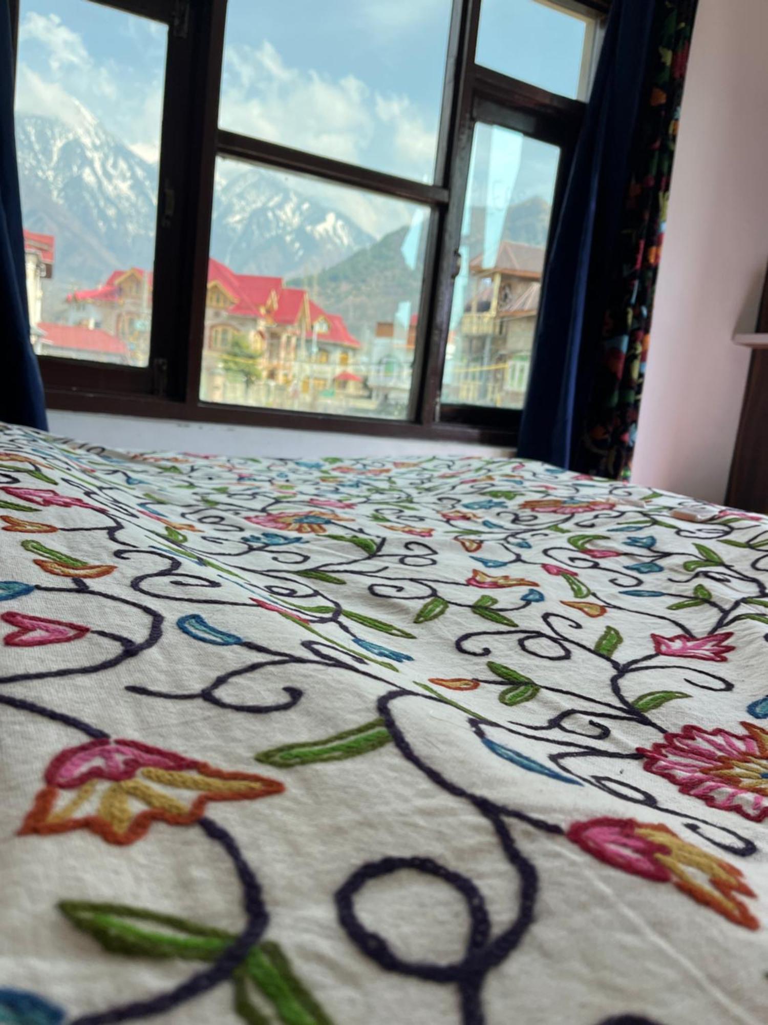 The Light House Guest house Srinagar (Jammu and Kashmir)