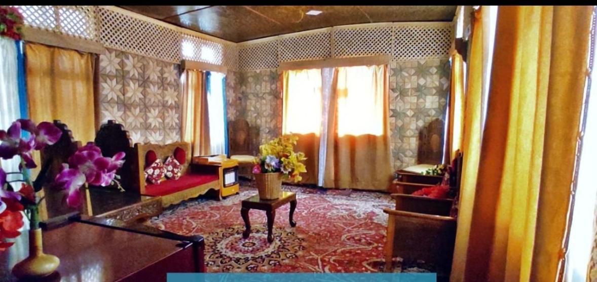 Botel The Hayat Group Of Houseboats