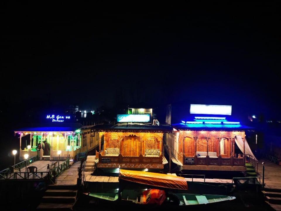 Apartment House Boat Geneva Srinagar (Jammu and Kashmir)