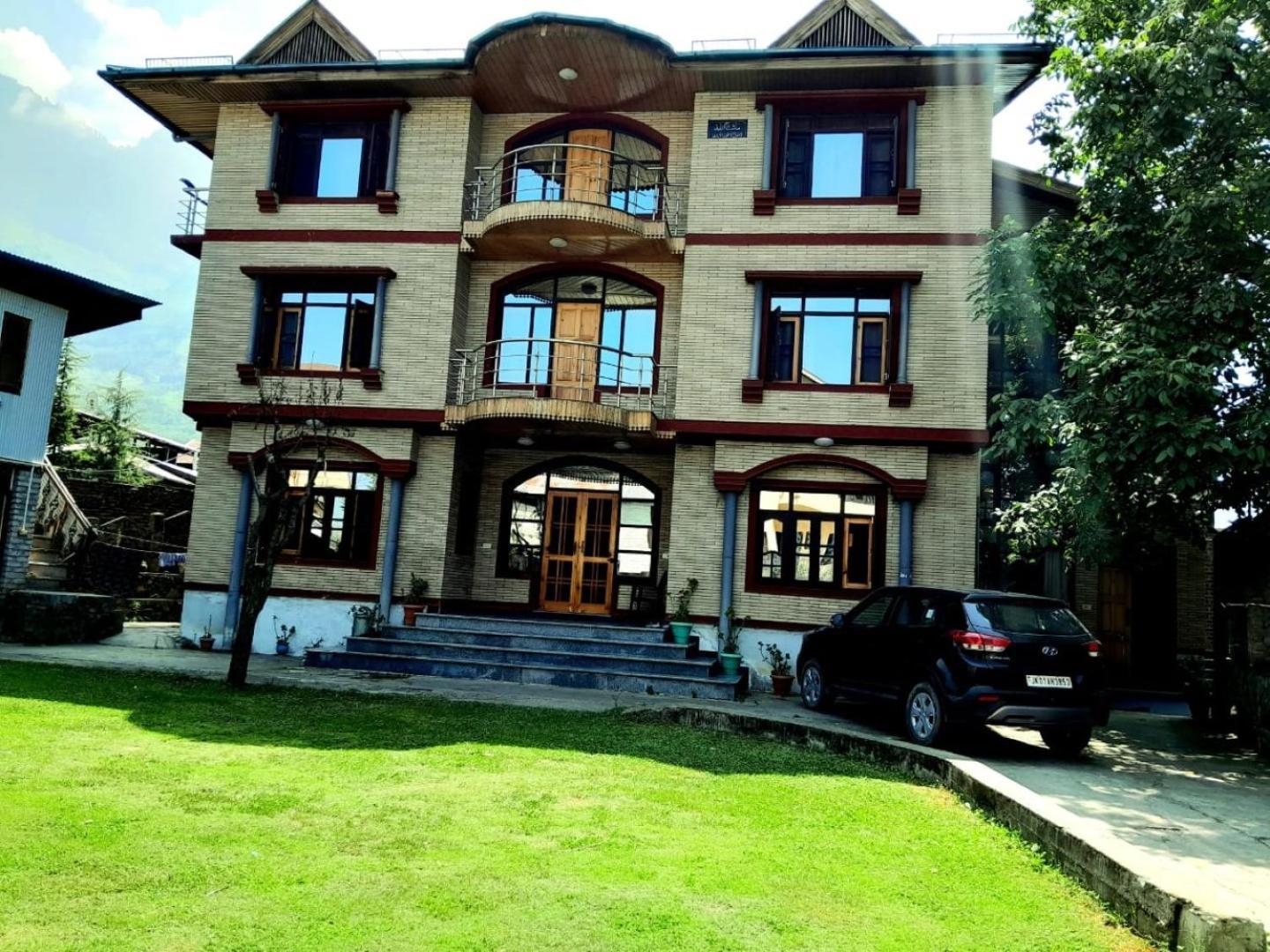 Hotel Sheesha Residency 3*